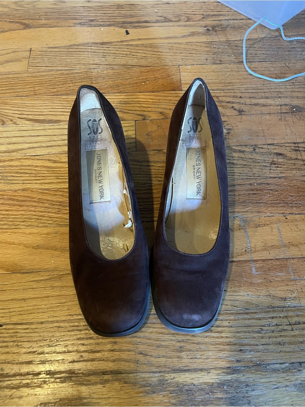 Vintage 90s Jones New York Women’s Brown Suede Pumps